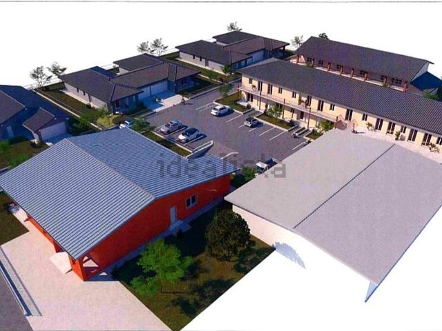 Case e ville in vendita di 137 m² in Via Fratelli Bandiera