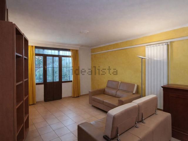Case e ville in vendita di 137 m² in Via Livorno, 27