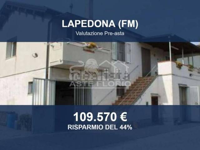 Case e ville in vendita di 137 m² in Via Piemarano, 26