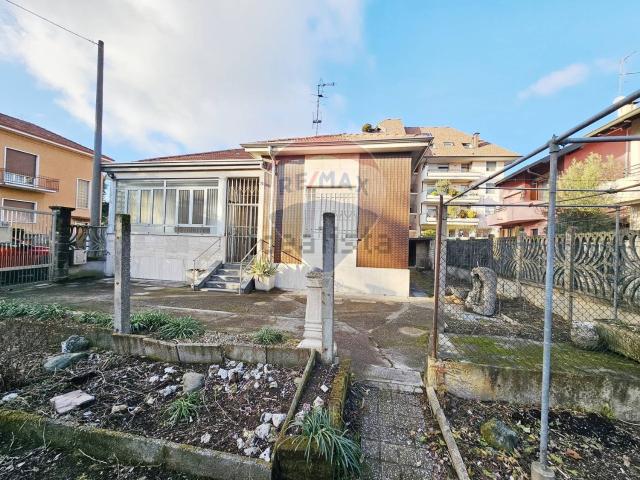 Case e ville in vendita di 137 m² in Via Vipiteno, 21