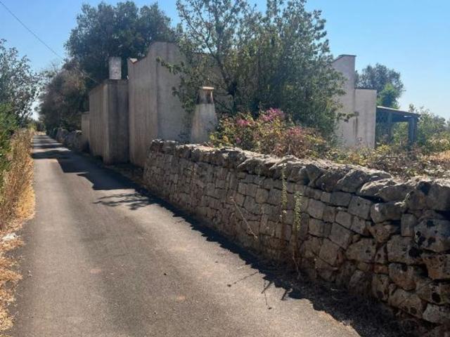 Case e ville in vendita di 13861 m² in Contrada Santo Scalone