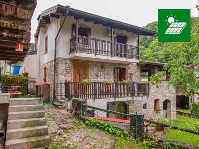 Case e ville in vendita di 139 m² in Località Cosizza, 34