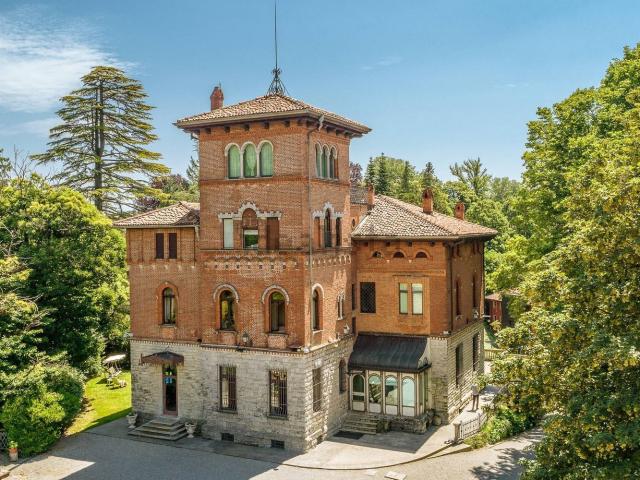 Case e ville in vendita di 1400 m² in Via Adda, 6