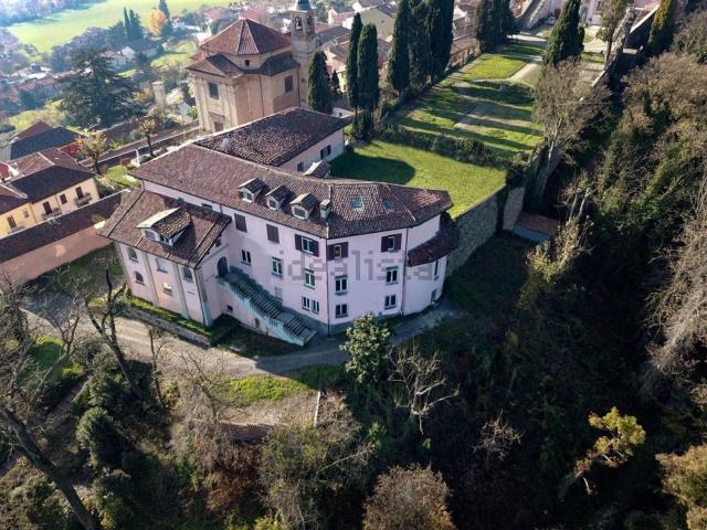 Case e ville in vendita di 1400 m² in Via Cavalli D&apos Olivola, 7