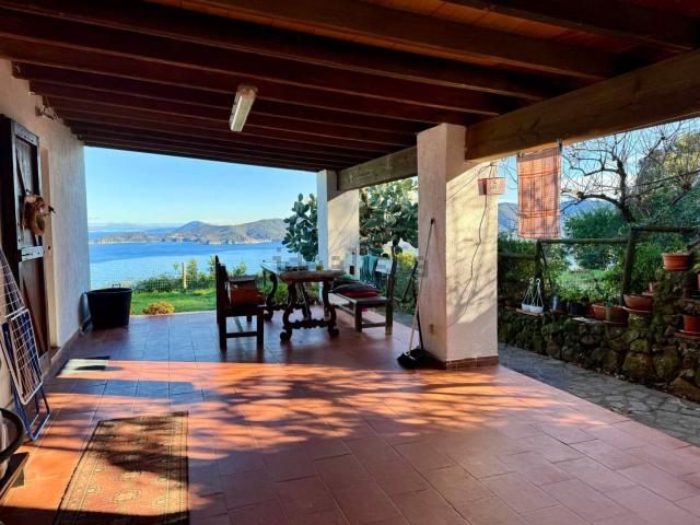 Case e ville in vendita di 140 m²