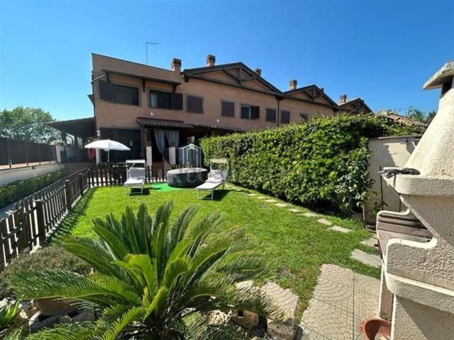 Case e ville in vendita di 140 m² in Via Civezzano