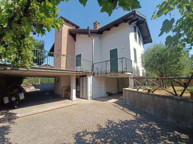 Case e ville in vendita di 140 m² in Via Cuneo