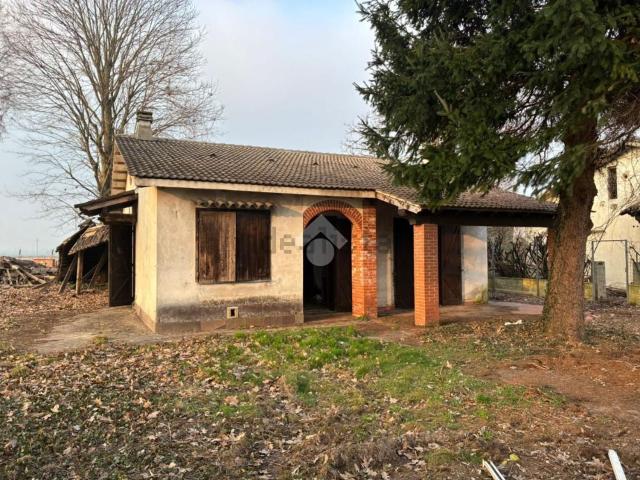 Case e ville in vendita di 140 m² in Via Abbiategrasso, 127