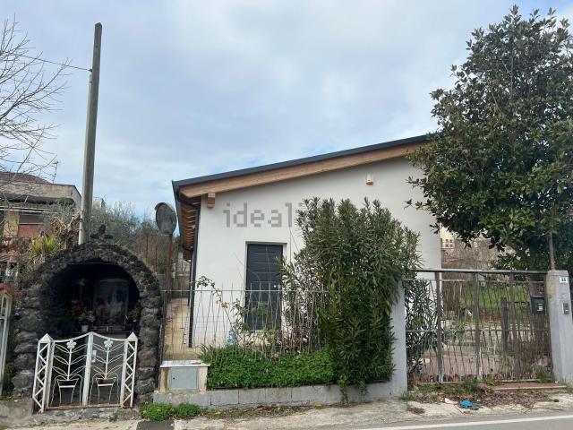 Case e ville in vendita di 140 m² in Via Acquafredda