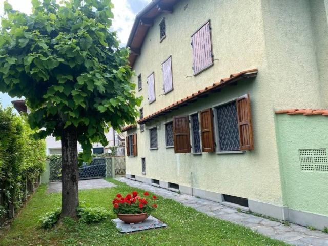 Case e ville in vendita di 140 m² in Via Agnelli