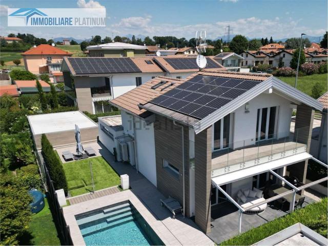 Case e ville in vendita di 140 m² in Via Aligi Sassu, 13