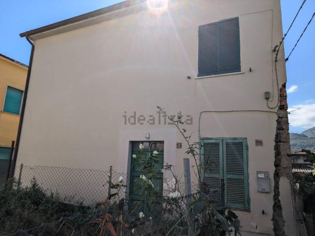 Case e ville in vendita di 140 m² in Via Giuseppe di Vittorio, 118
