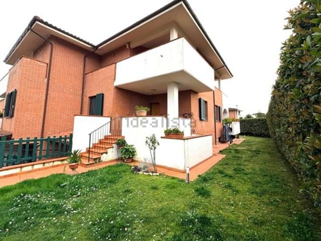 Case e ville in vendita di 140 m² in Via Giuseppe Lazzati