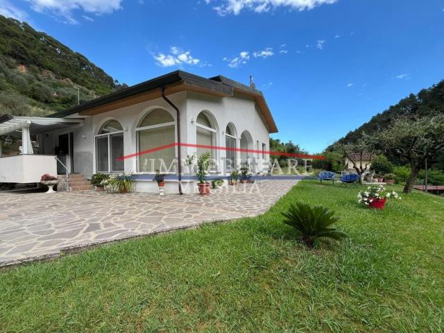 Case e ville in vendita di 140 m² in Via Giovanni Pietro Vitali, 20