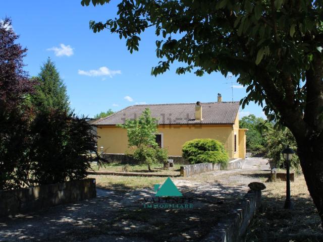 Case e ville in vendita di 140 m² in Via del Cavone
