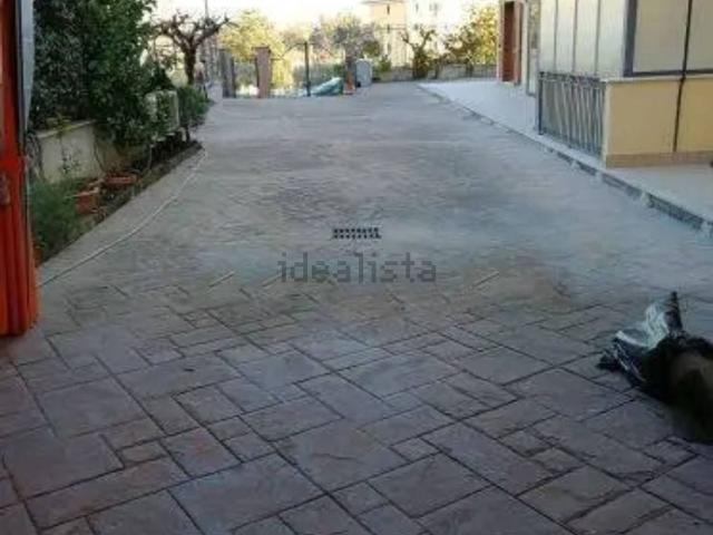 Case e ville in vendita di 140 m² in Via della Ginestra