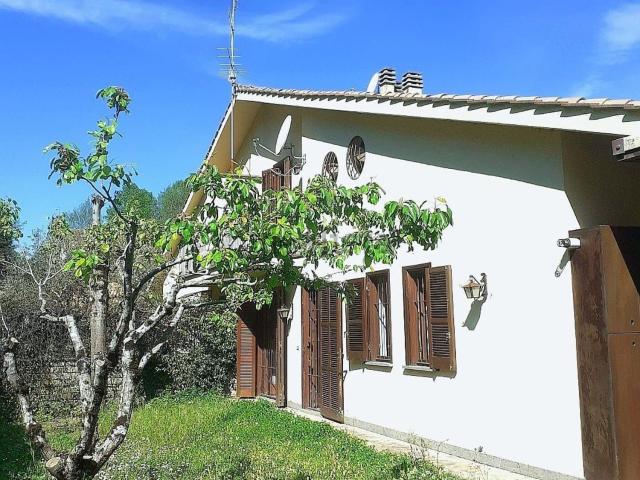 Case e ville in vendita di 140 m² in Via di Piazza Vascella