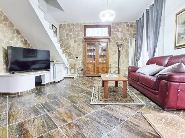 Case e ville in vendita di 140 m² in Via di Valle Fredda