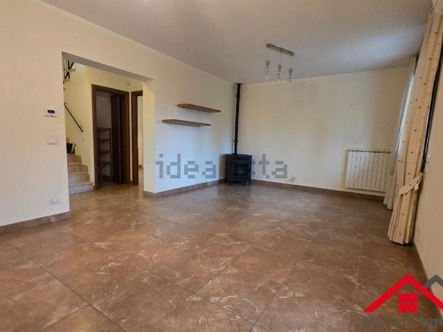 Case e ville in vendita di 140 m² in Via Ernesto Che Guevara