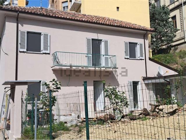 Case e ville in vendita di 140 m² in Via Ernesto Guala
