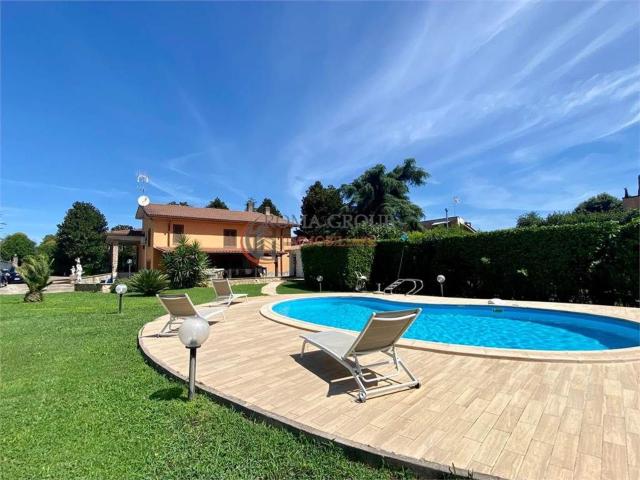 Case e ville in vendita di 140 m² in Via Firenze