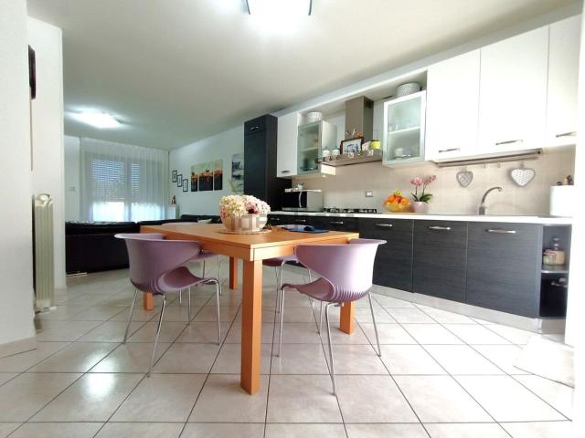 Case e ville in vendita di 140 m² in Via II Giugno