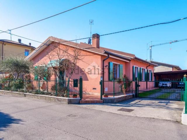 Case e ville in vendita di 140 m² in Via Ortigara, 1