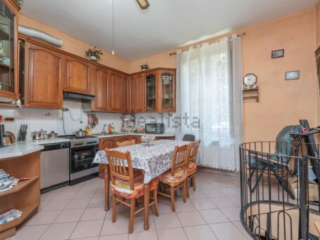 Case e ville in vendita di 140 m² in Via Lucento, 68