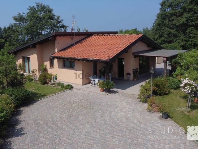 Case e ville in vendita di 140 m² in Via Monte Avaglio