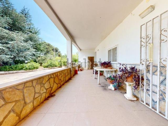 Case e ville in vendita di 140 m² in Via Monti del Duca