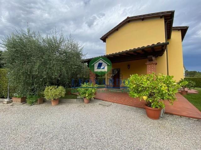 Case e ville in vendita di 140 m² in Via San Piero
