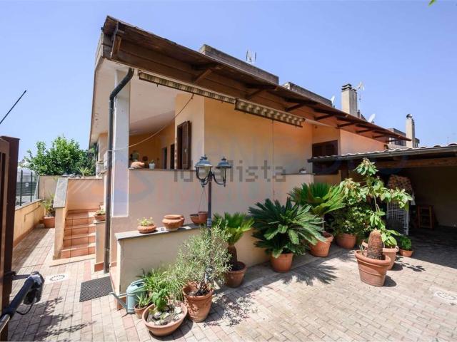 Case e ville in vendita di 140 m² in Via Stoccolma