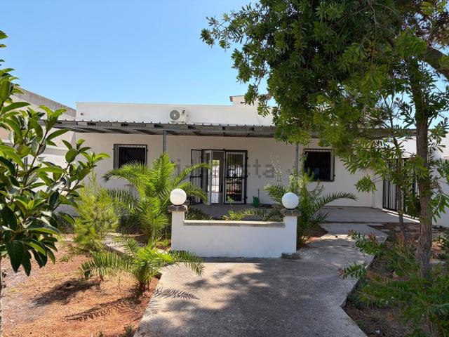 Case e ville in vendita di 140 m² in Via Pesaro