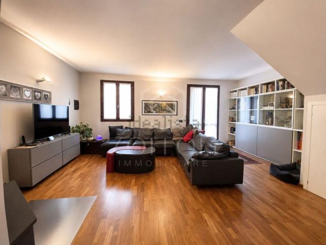 Case e ville in vendita di 140 m² in Via Romea Vecchia