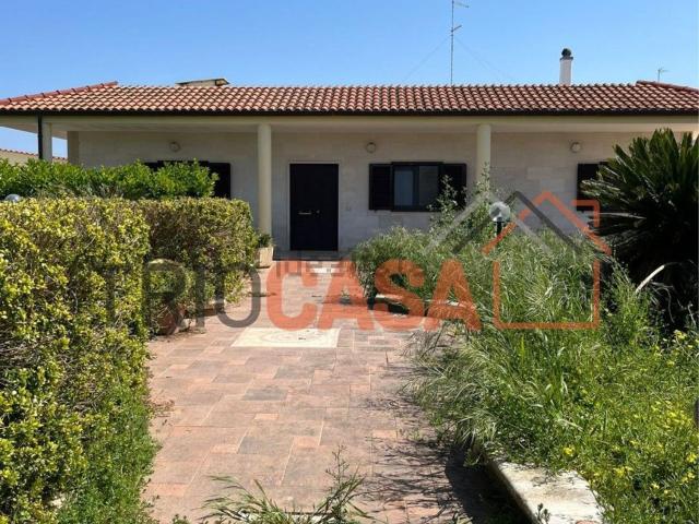 Case e ville in vendita di 140 m² in Via Torre D&apos Agera