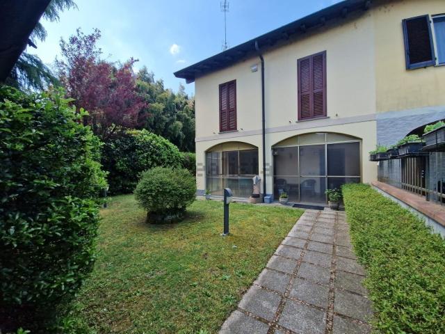 Case e ville in vendita di 140 m² in Via Umberto I&apos , 4