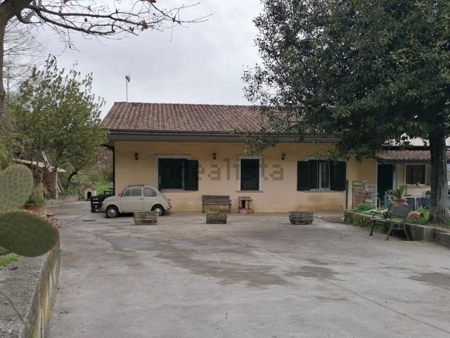 Case e ville in vendita di 140 m² in Via Vallerizza, 29