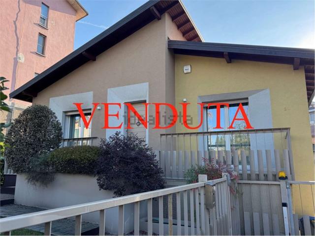 Case e ville in vendita di 140 m² in Via XXV Aprile, 28