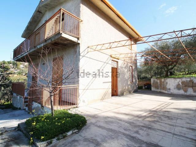Case e ville in vendita di 140 m² in Contrada Scozzari