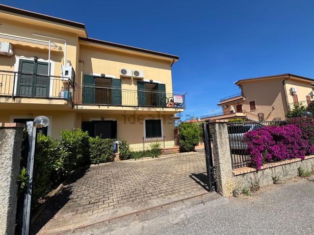 Case e ville in vendita di 140 m² in Strada Statale 18 Tirrena Inferiore, 65