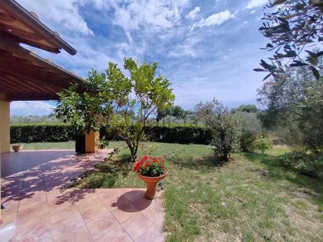 Case e ville in vendita di 140 m² in Strada Provinciale Macchiascandona