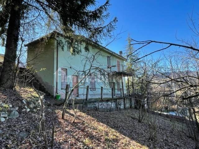 Case e ville in vendita di 140 m² in Strada Val Toccana