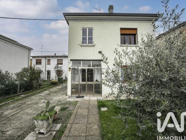 Case e ville in vendita di 141 m² in Via per Zerbinate