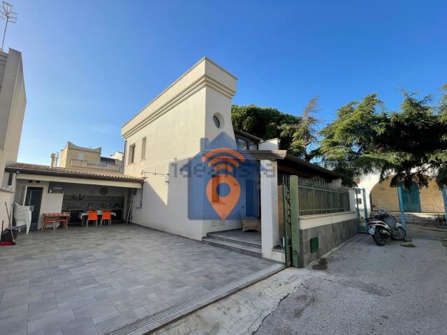 Case e ville in vendita di 141 m² in Via Persefone