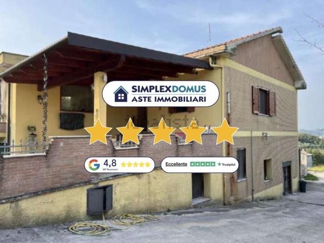 Case e ville in vendita di 141 m² in Via Vado Farina