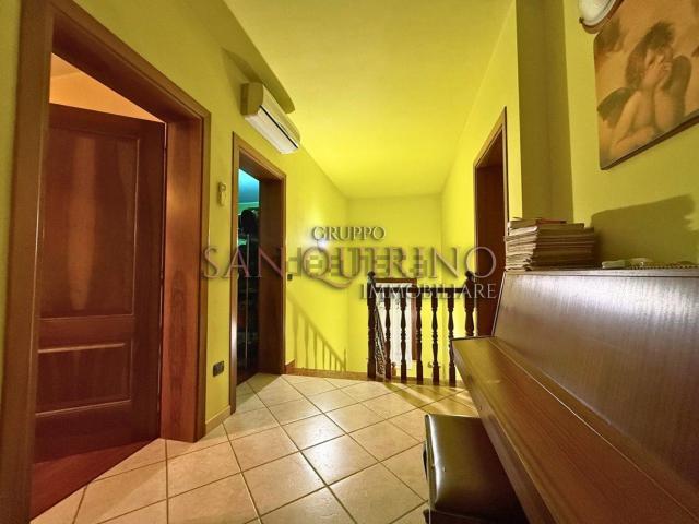 Case e ville in vendita di 141 m² in Via Villa del Veneziano, 55