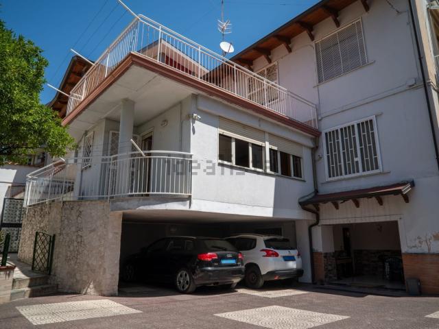 Case e ville in vendita di 141 m² in Viale Privato L. D&apos Amore, 5