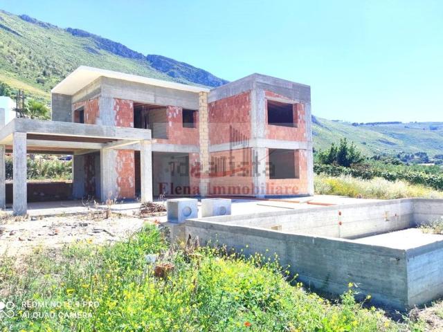 Case e ville in vendita di 141 m² in Contrada Fraginesi
