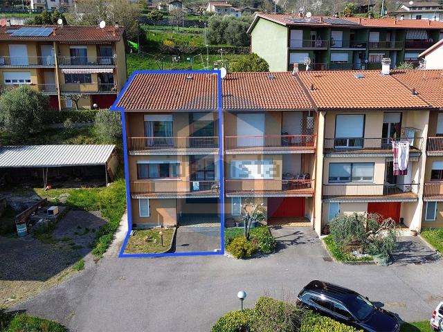 Case e ville in vendita di 142 m² in Via Brine