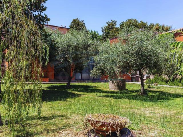 Case e ville in vendita di 142 m² in Via Mariano Marchicelli